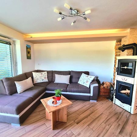 Gartnar Home -Hiska S Pridihom Domacnosti In Pogledom Na Hribe. Radovljica Eksteriør billede