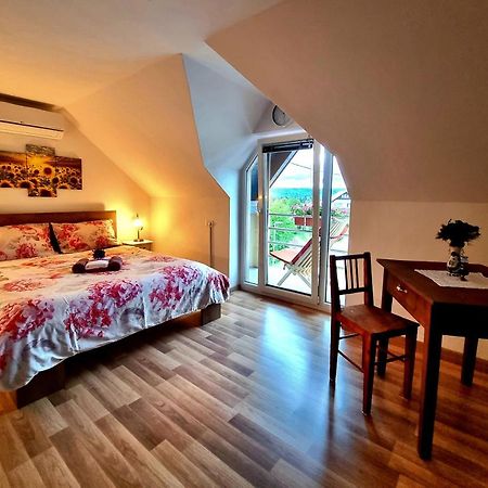 Gartnar Home -Hiska S Pridihom Domacnosti In Pogledom Na Hribe. Radovljica Eksteriør billede