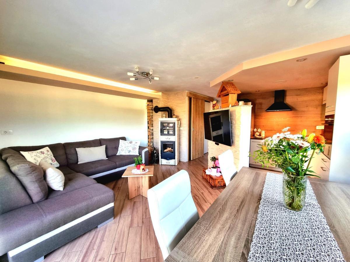 Gartnar Home -Hiska S Pridihom Domacnosti In Pogledom Na Hribe. Radovljica Eksteriør billede